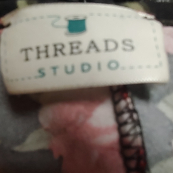 Threads Studio blouse. - Picture 7 of 7